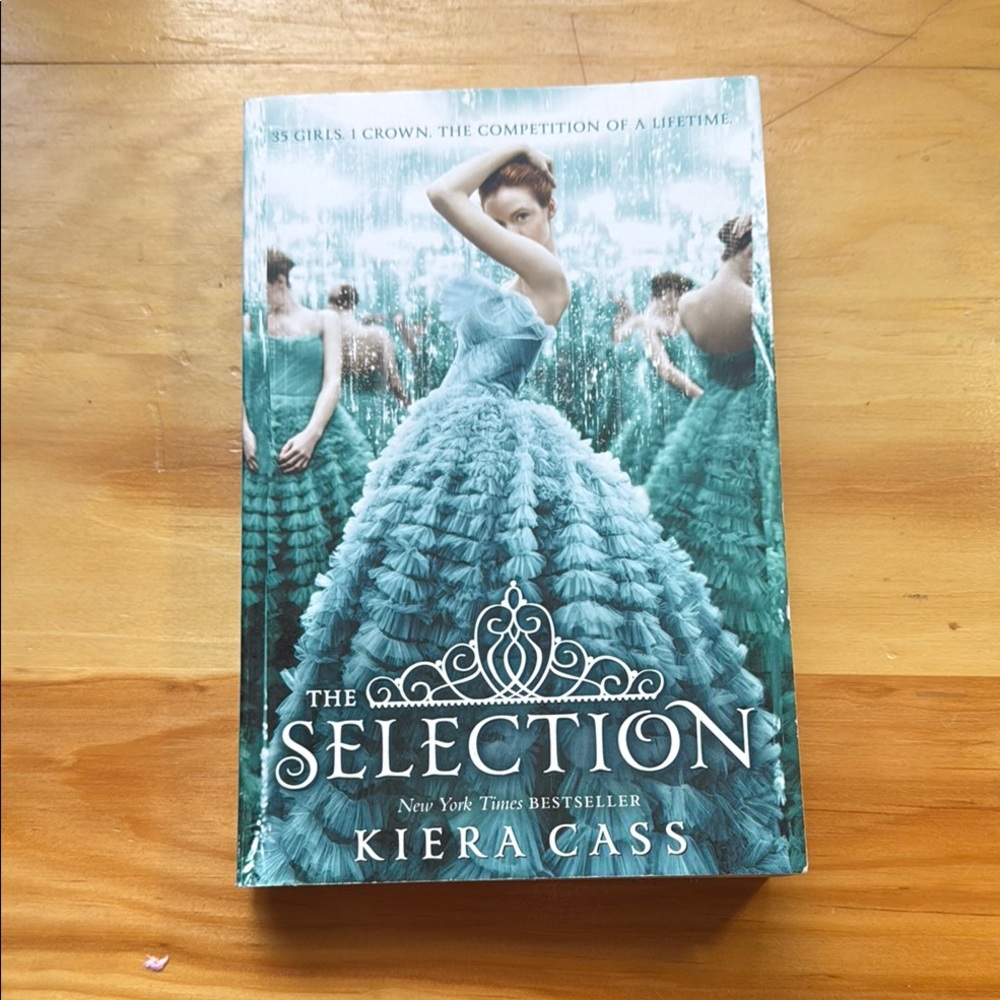 📚2/$6  The Selection #1 in Series